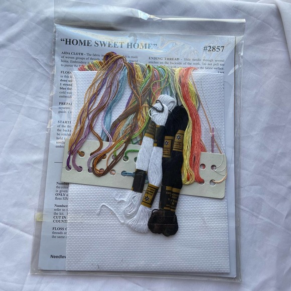 Design Works 2857 Home Sweet Home 10"x14" Counted Cross Stitch Kit Kate Mawdsley - Picture 4 of 4